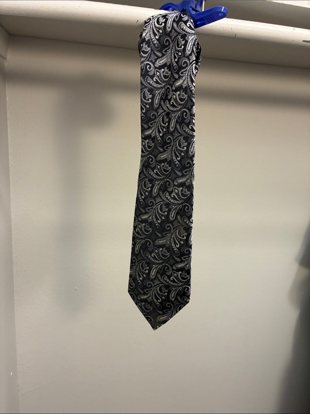 Van Heusen Black and Silver Paisley Tie